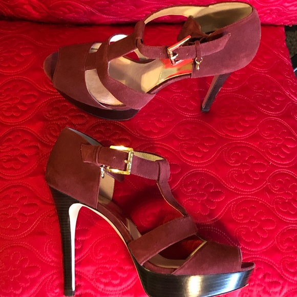 Michael Kors Maroon Suede Platform Heels-Pre❤️’d - Picture 4 of 7